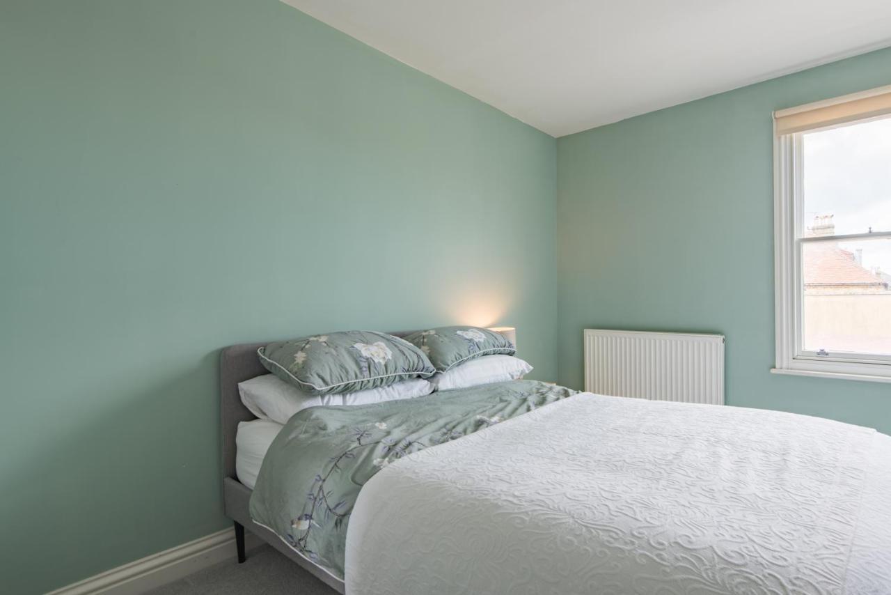 Blackhorse Loft - Spacious Apartment By The Sea Deal Eksteriør bilde